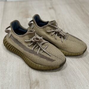 Yeezy 350 V2 Sneakers